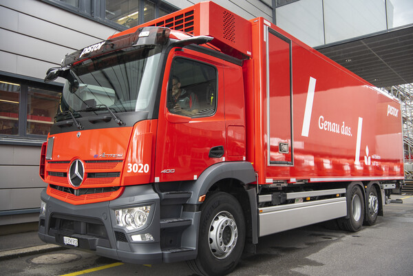 pistor-elektro-lkw-vor-gebaeude-fahrerkabine_i0an18zkqmks.jpg pistor-elektro-lkw-vor-gebaeude-fahrerkabine_i0an18zkqmks.jpg